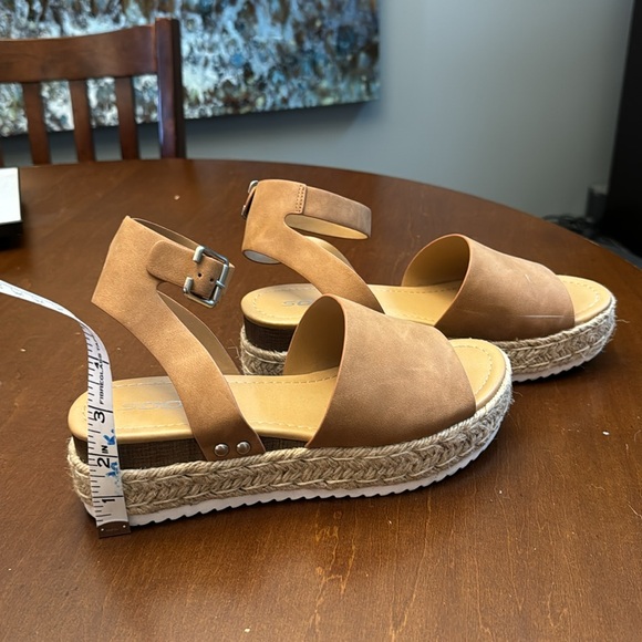 Soda espadrille sandals sz8 - Picture 4 of 4